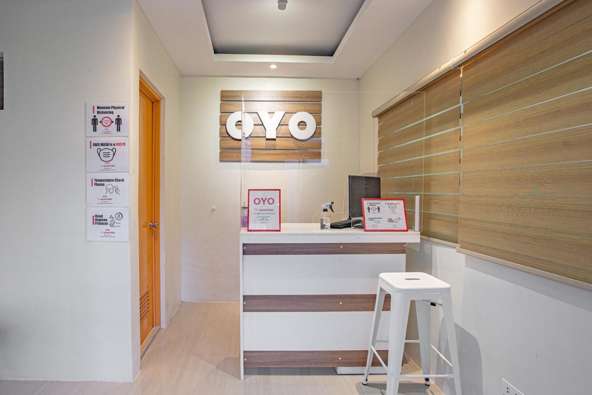 Hotel Oyo 605 The Quarters Manila Esterno foto
