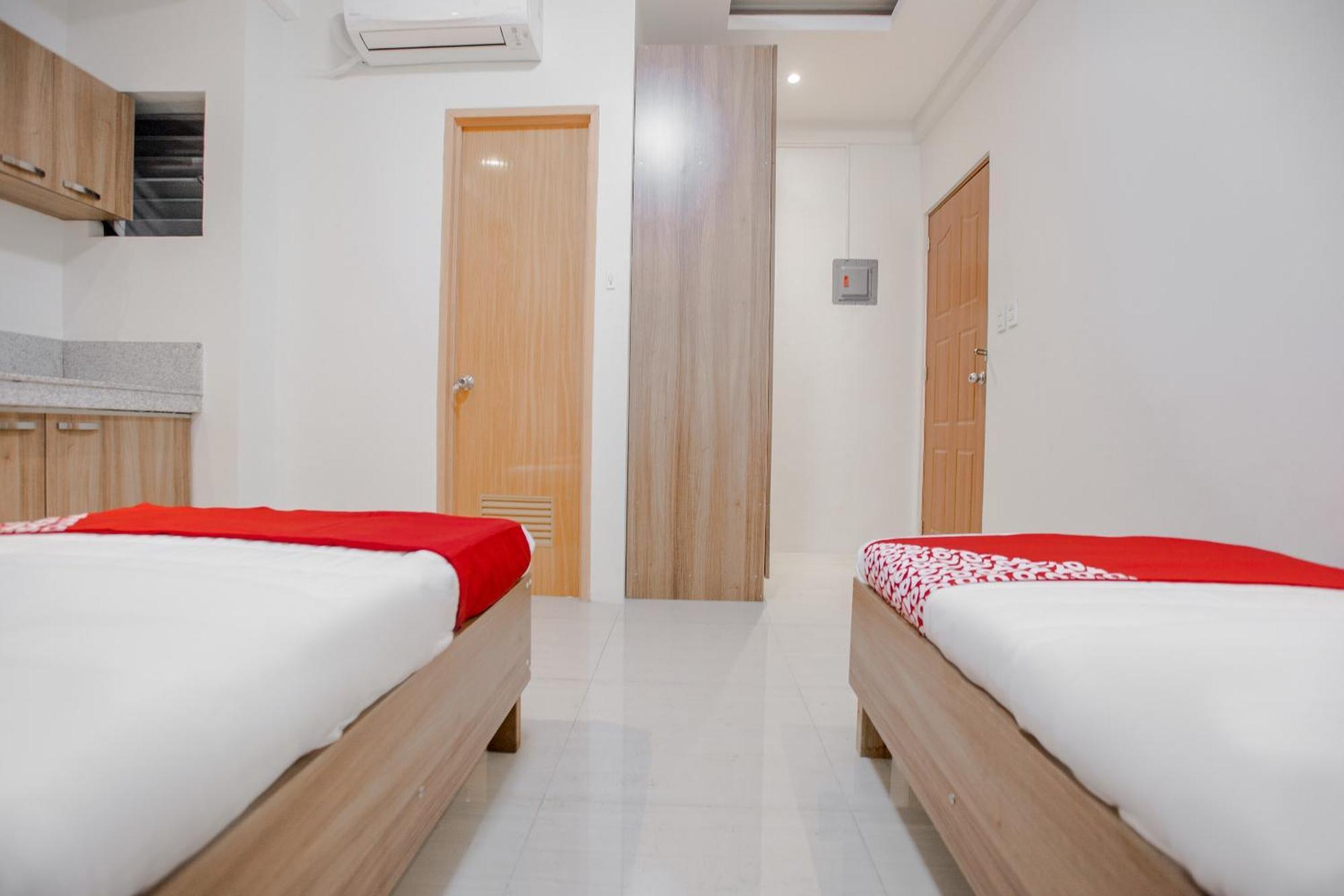 Hotel Oyo 605 The Quarters Manila Esterno foto